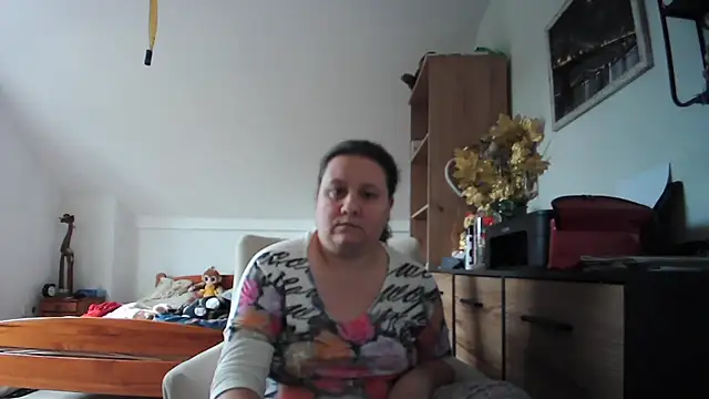 Snapshot of ReifeVenna chatting on July 9, 2026, 2:49 pm ReifeVenna online show from July 9, 2026, 2:49 pm
