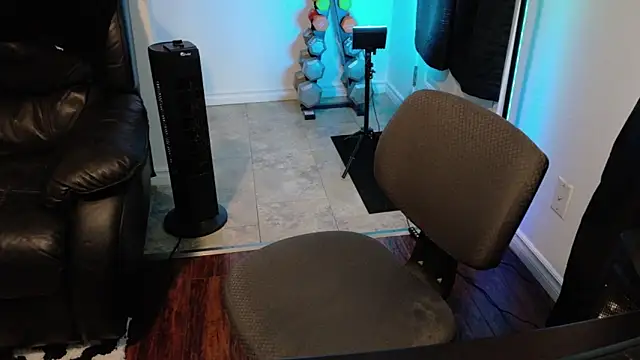 Snapshot of Thekodyy chatting on November 25, 2025, 1:44 pm Thekodyy online show from November 25, 2025, 1:44 pm