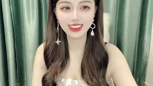 Snapshot of HOHO111111 chatting on December 9, 2024, 3:44 pm HOHO111111 online show from December 9, 2024, 3:44 pm