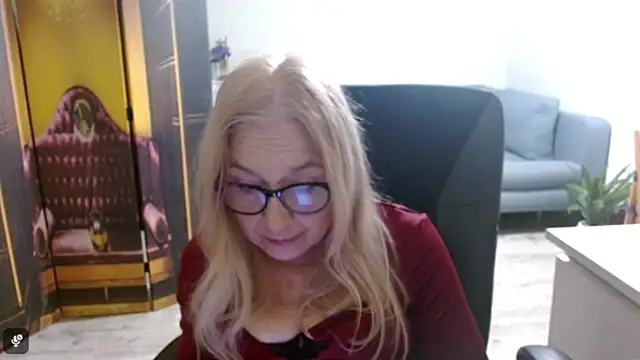 sofia xkiss online show from December 15, 2025, 2:45 pm