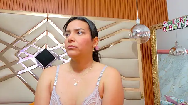 Sluttyandmature online show from December 21, 2025, 1:02 pm