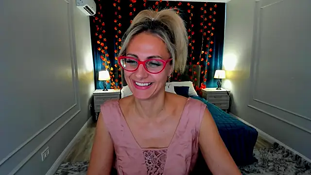 MuseOfStage online show from November 14, 2025, 11:14 am