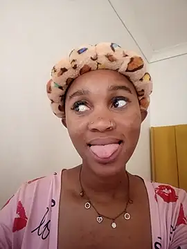 Shria107 online show from September 17, 2025, 1:13 pm