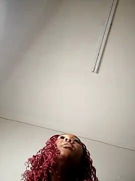 Shria107 online show from September 30, 2025, 5:52 pm