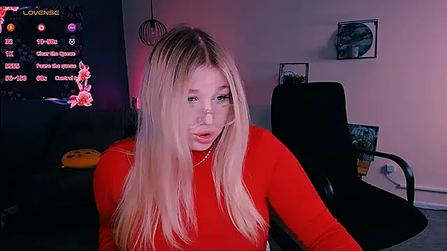 Snapshot of juli_kisss chatting on February 28, 2025, 2:31 am juli kisss online show from February 28, 2025, 2:31 am