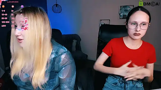 Snapshot of juli_kisss chatting on March 13, 2025, 1:54 am juli kisss online show from March 13, 2025, 1:54 am