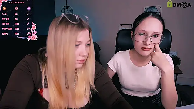 Snapshot of juli_kisss chatting on March 8, 2025, 10:32 am juli kisss online show from March 8, 2025, 10:32 am