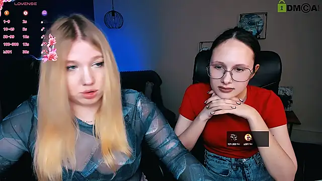 Snapshot of juli_kisss chatting on March 12, 2025, 10:50 pm juli kisss online show from March 12, 2025, 10:50 pm