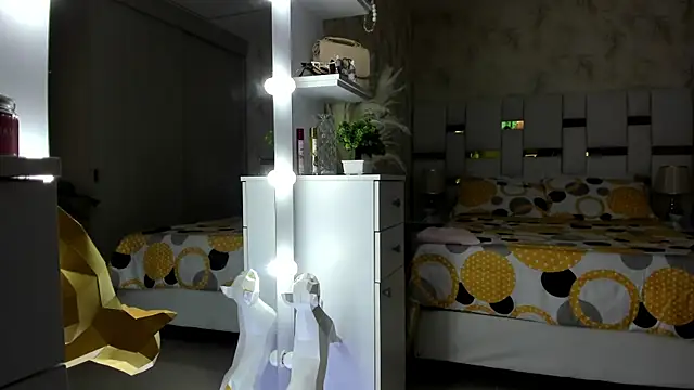 Snapshot of cherryfox88 chatting on September 14, 2025, 12:11 am cherryfox88 online show from September 14, 2025, 12:11 am