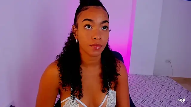 sasha fox00 online show from February 18, 2026, 5:38 am