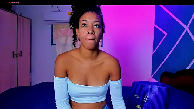 sasha fox00 online show from September 19, 2025, 5:00 am