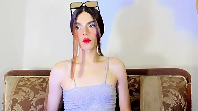 TatiGil online show from October 4, 2025, 4:03 am