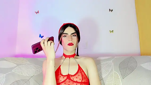 TatiGil online show from April 9, 2026, 2:02 am