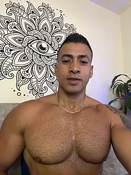 aaroncolombia online show from November 12, 2025, 7:12 am