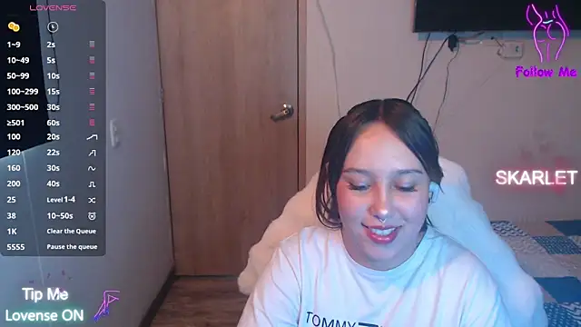 Skarlet Adams28 online show from October 23, 2025, 8:40 pm