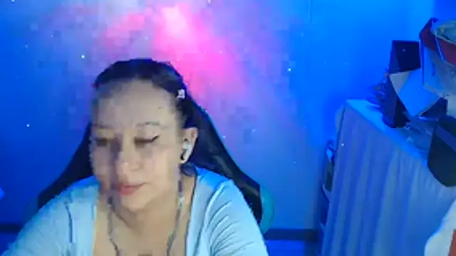 Snapshot of Skarlet_Adams28 chatting on July 15, 2026, 8:43 am Skarlet Adams28 online show from July 15, 2026, 8:43 am