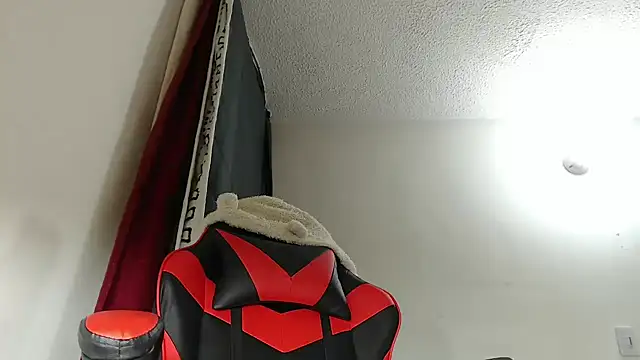 Snapshot of EmmyHorny_ chatting on September 14, 2025, 4:35 am EmmyHorny online show from September 14, 2025, 4:35 am