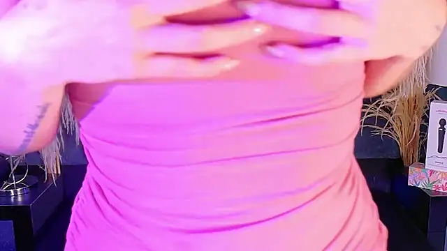 KylieWhite online show from November 6, 2025, 8:18 am