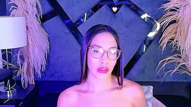 KylieWhite online show from October 30, 2025, 7:39 am