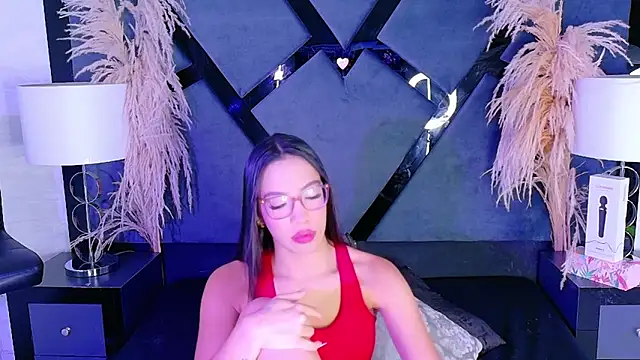 KylieWhite online show from November 27, 2025, 1:00 pm