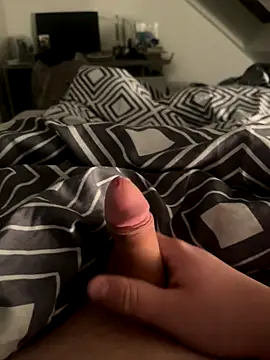 Snapshot of CroKita17 chatting on January 5, 2026, 10:57 pm CroKita17 online show from January 5, 2026, 10:57 pm