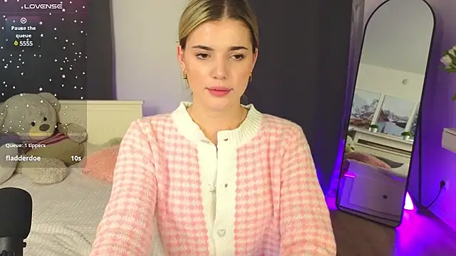 adrianawow1 online show from March 9, 2025, 3:32 am