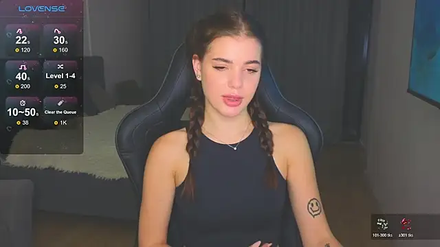 adrianawow1 online show from November 3, 2025, 2:28 am