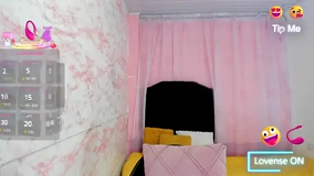 Snapshot of Brunette_sasha chatting on November 22, 2025, 12:15 pm Brunette sasha online show from November 22, 2025, 12:15 pm