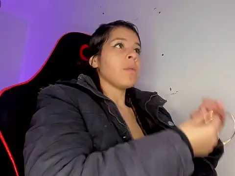 silviamilk online show from February 23, 2026, 1:12 pm