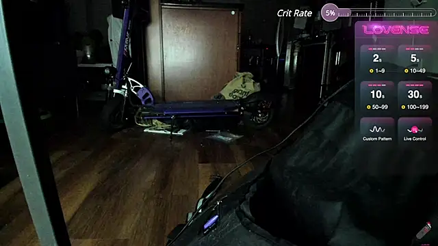 Snapshot of aaron_s_x chatting on January 8, 2025, 7:55 am aaron s x online show from January 8, 2025, 7:55 am