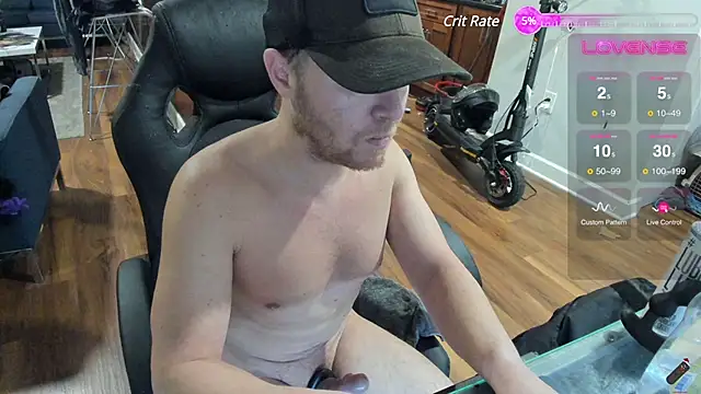 Snapshot of aaron_s_x chatting on January 8, 2025, 1:53 am aaron s x online show from January 8, 2025, 1:53 am