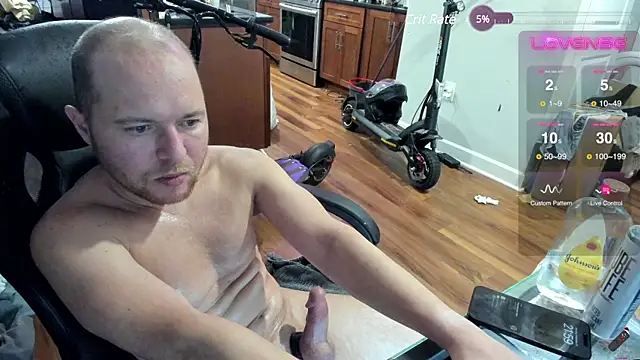 Snapshot of aaron_s_x chatting on December 29, 2024, 3:00 am aaron s x online show from December 29, 2024, 3:00 am