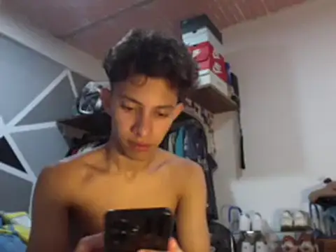 ferchitibellako online show from December 29, 2024, 3:54 am