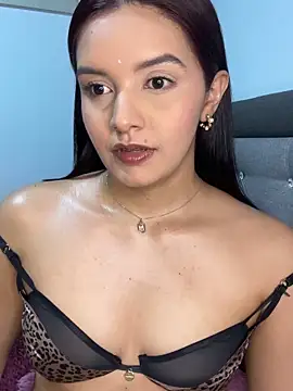 Snapshot of Melanyprada chatting on May 10, 2026, 9:35 am Melanyprada online show from May 10, 2026, 9:35 am