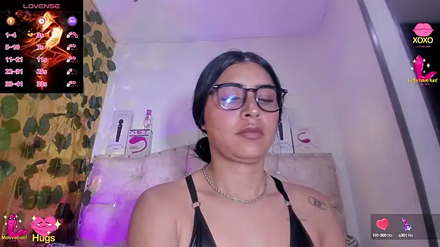 cristalconnorr online show from October 4, 2025, 9:05 pm