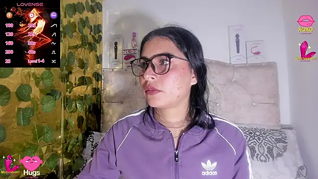 cristalconnorr online show from October 3, 2025, 10:33 pm