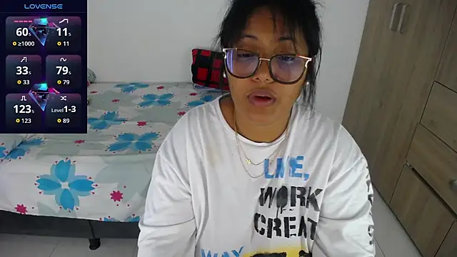 miajoseph  online show from September 29, 2025, 3:57 am