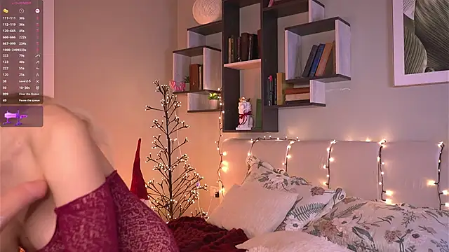 Snapshot of MiaBanger chatting on December 18, 2025, 3:38 pm MiaBanger online show from December 18, 2025, 3:38 pm