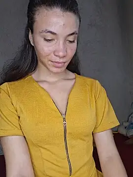 Snapshot of HelenHoltz chatting on November 12, 2025, 2:10 pm HelenHoltz online show from November 12, 2025, 2:10 pm