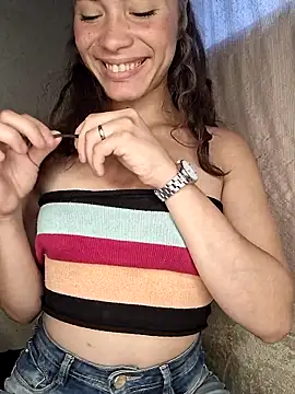 Snapshot of HelenHoltz chatting on October 31, 2025, 3:41 pm HelenHoltz online show from October 31, 2025, 3:41 pm