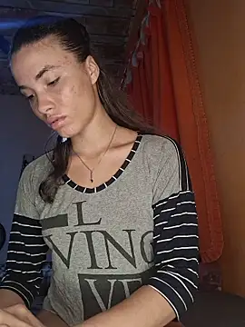 Snapshot of HelenHoltz chatting on January 7, 2026, 12:43 pm HelenHoltz online show from January 7, 2026, 12:43 pm