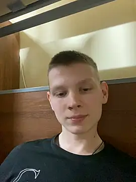 Snapshot of fameboyboo chatting on January 2, 2025, 7:18 pm fameboyboo online show from January 2, 2025, 7:18 pm