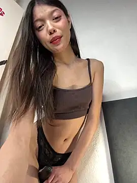 Snapshot of DesiredHoney chatting on January 10, 2025, 9:44 am DesiredHoney online show from January 10, 2025, 9:44 am