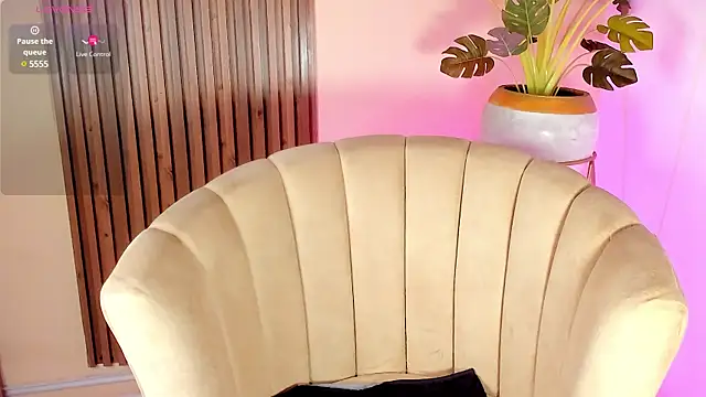 Snapshot of kenayfox chatting on February 27, 2025, 7:41 am kenayfox online show from February 27, 2025, 7:41 am