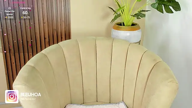 Snapshot of kenayfox chatting on February 13, 2025, 5:05 am kenayfox online show from February 13, 2025, 5:05 am