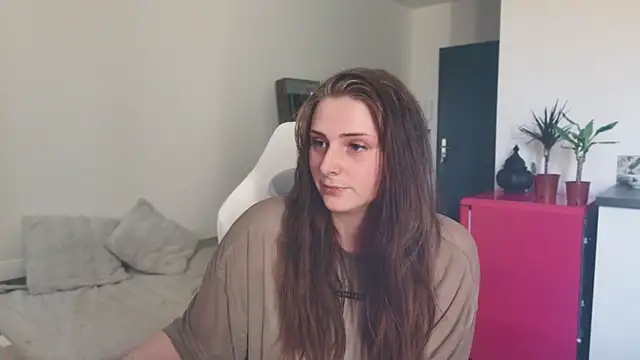 Snapshot of ce_leste__ chatting on March 19, 2026, 10:48 am ce leste online show from March 19, 2026, 10:48 am