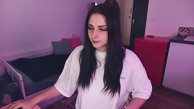 ce leste   online show from November 5, 2025, 7:17 pm