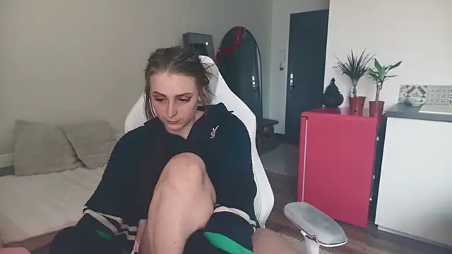 Snapshot of ce_leste__ chatting on March 11, 2026, 2:55 pm ce leste online show from March 11, 2026, 2:55 pm