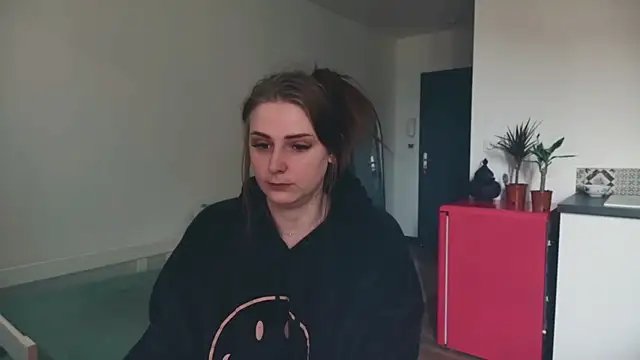 Snapshot of ce_leste__ chatting on March 5, 2026, 10:12 am ce leste online show from March 5, 2026, 10:12 am