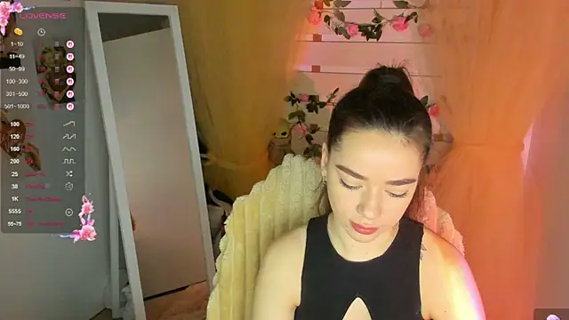 Snapshot of Bella_XO chatting on May 3, 2026, 6:29 am Bella XO online show from May 3, 2026, 6:29 am